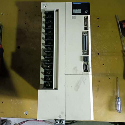 可维修安川驱动器 5KW SGD7S-330A00A002 一议价