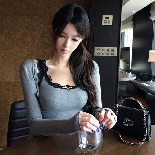 杜总家早韩IG女星*原创心机两件套蕾丝花边修身纯欲秋冬打底上衣