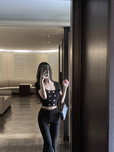 杜总家 新贵小巴*御姐小香气质小众针织短袖百搭舒适透气u领上衣