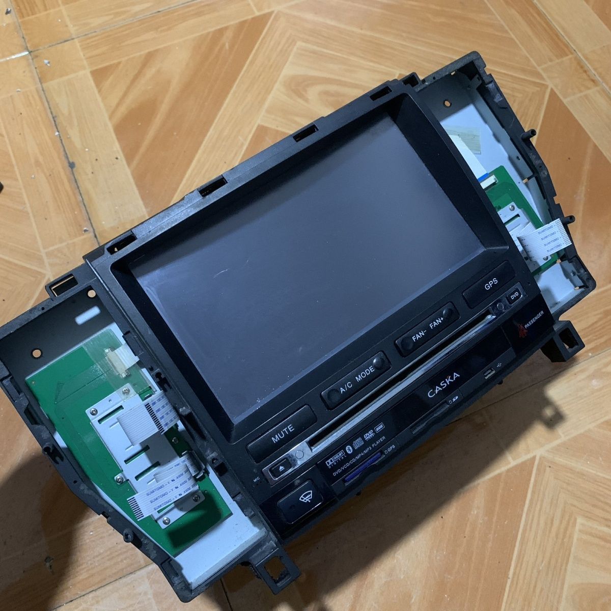 12代皇冠CD机导航显示屏