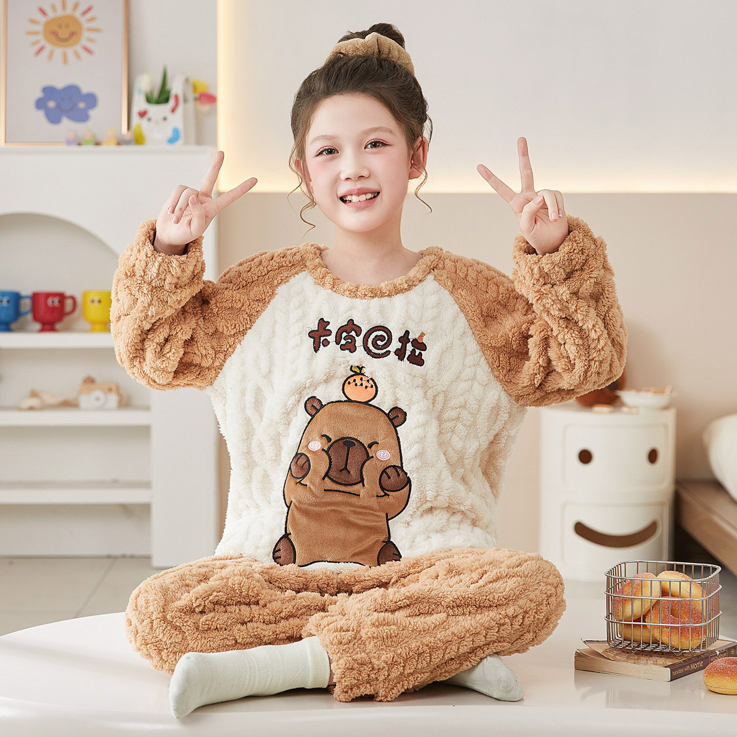 法兰绒儿童睡衣秋冬款卡皮巴拉女童加厚套装大童珊瑚绒新款家居服