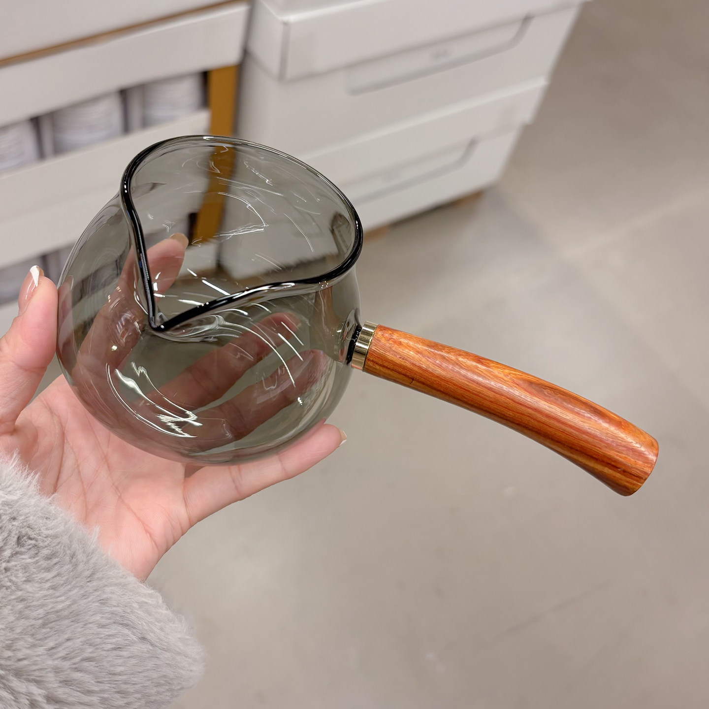 日式烟灰色高硼硅玻璃木把公道杯高档耐高温侧把分茶器公杯电陶炉