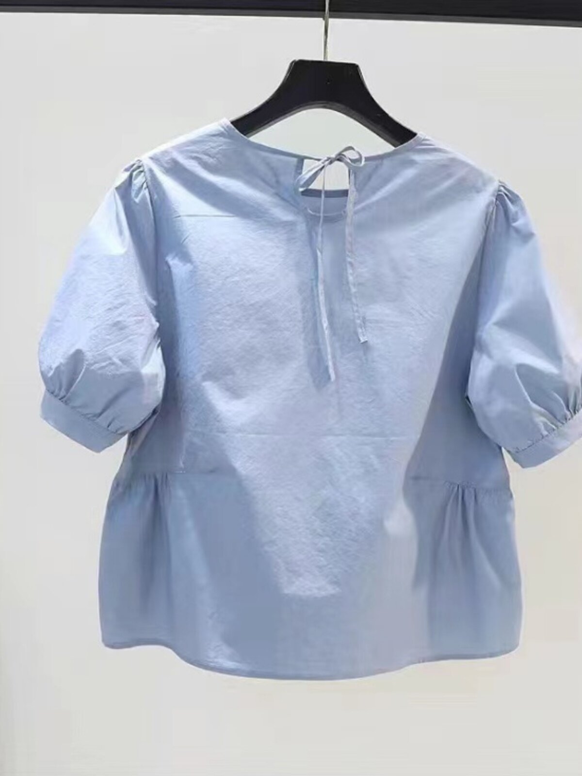 여성용 블루 라운드 넥 풀오버 퍼프 슬리브 셔츠 2024 여름 루즈 베이비돌 셔츠 허리와 트렌디하고 아름다운 다용도 탑