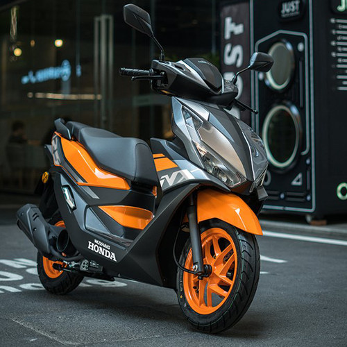 HONDA五羊本田NX125女装踏板摩托