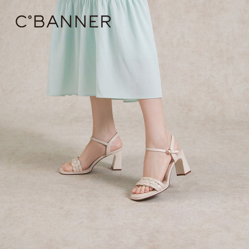 千百度24年一字带凉鞋