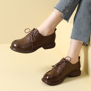 真皮软底单鞋女2023新款秋季妈妈鞋子软皮单鞋休闲小皮鞋大码女鞋