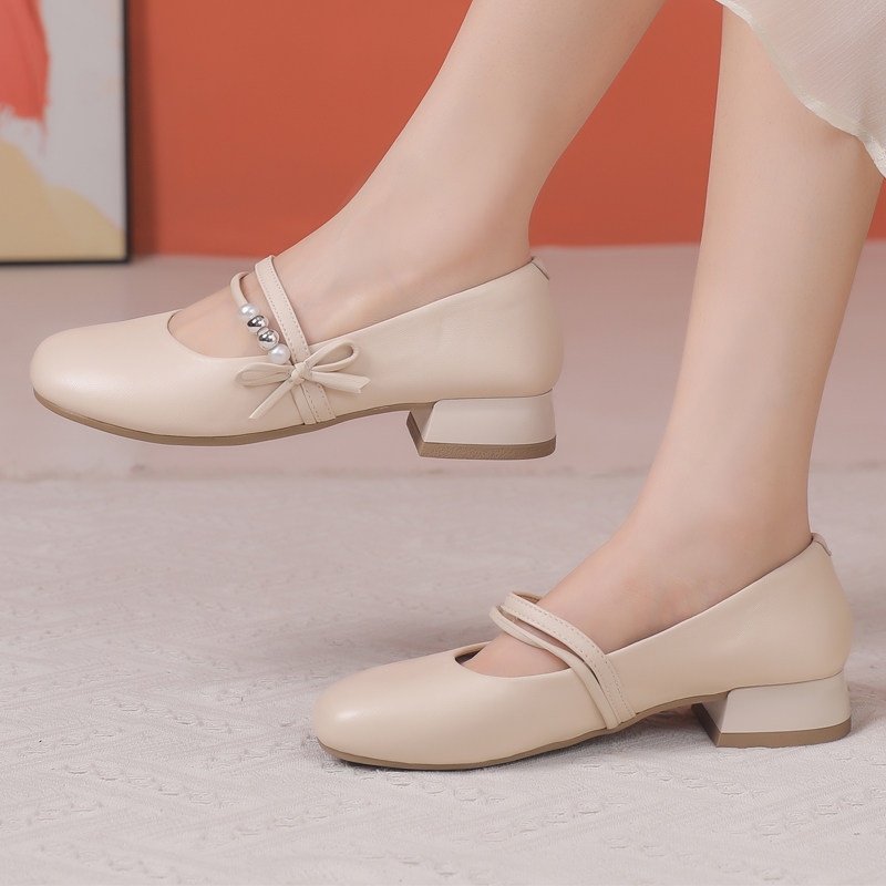 真皮妈妈鞋中年软底舒适防滑休闲女士皮鞋软皮单鞋大码女鞋玛丽珍