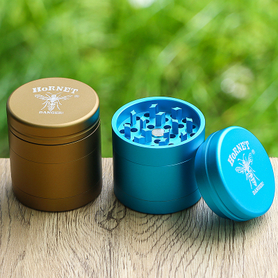 跨境新款HORNET铝合金磨烟器4层50MM碎烟斗草研磨器smoke grinder