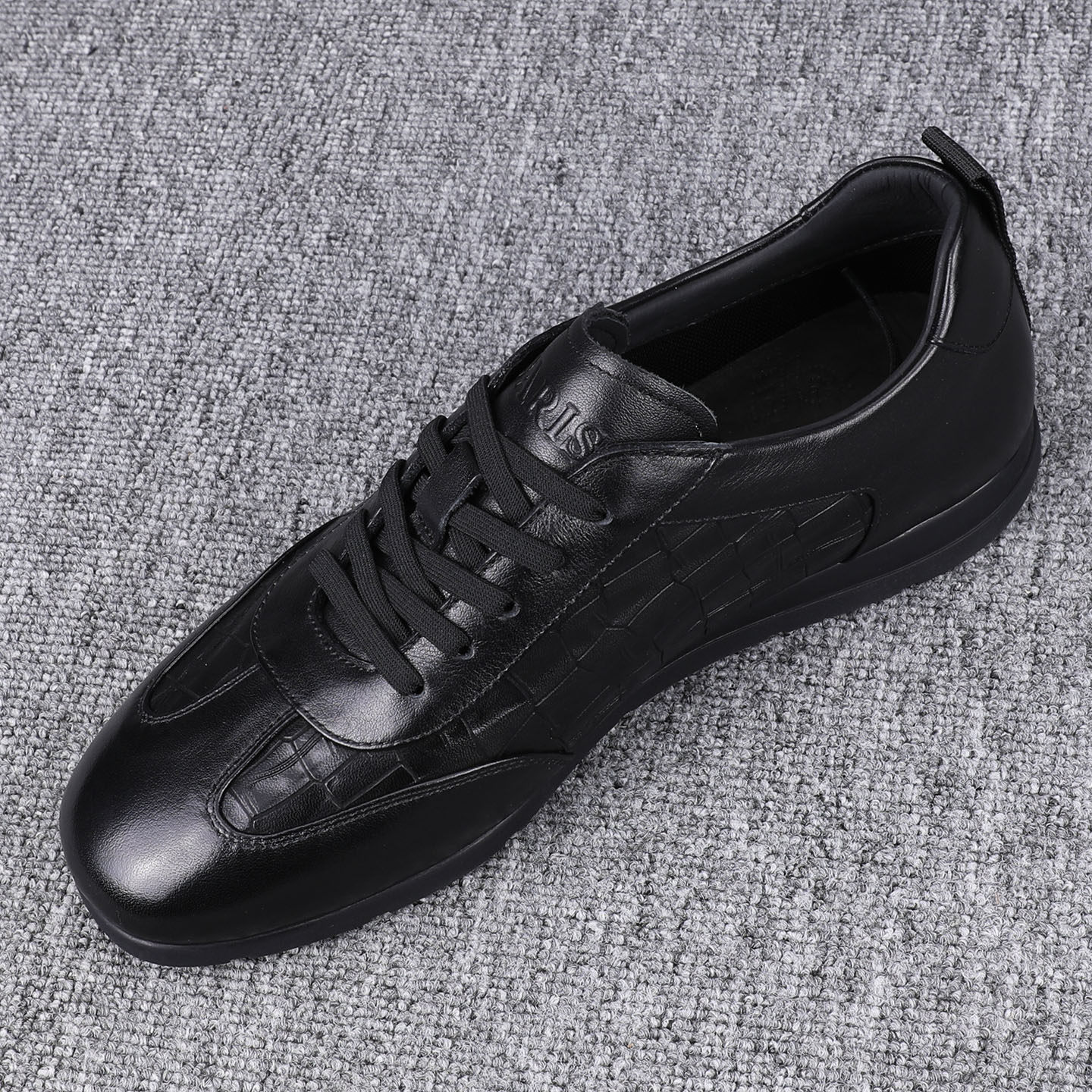 真皮男鞋秋季矮帮系带休闲板鞋男款百搭潮鞋软底头层牛皮压花单鞋