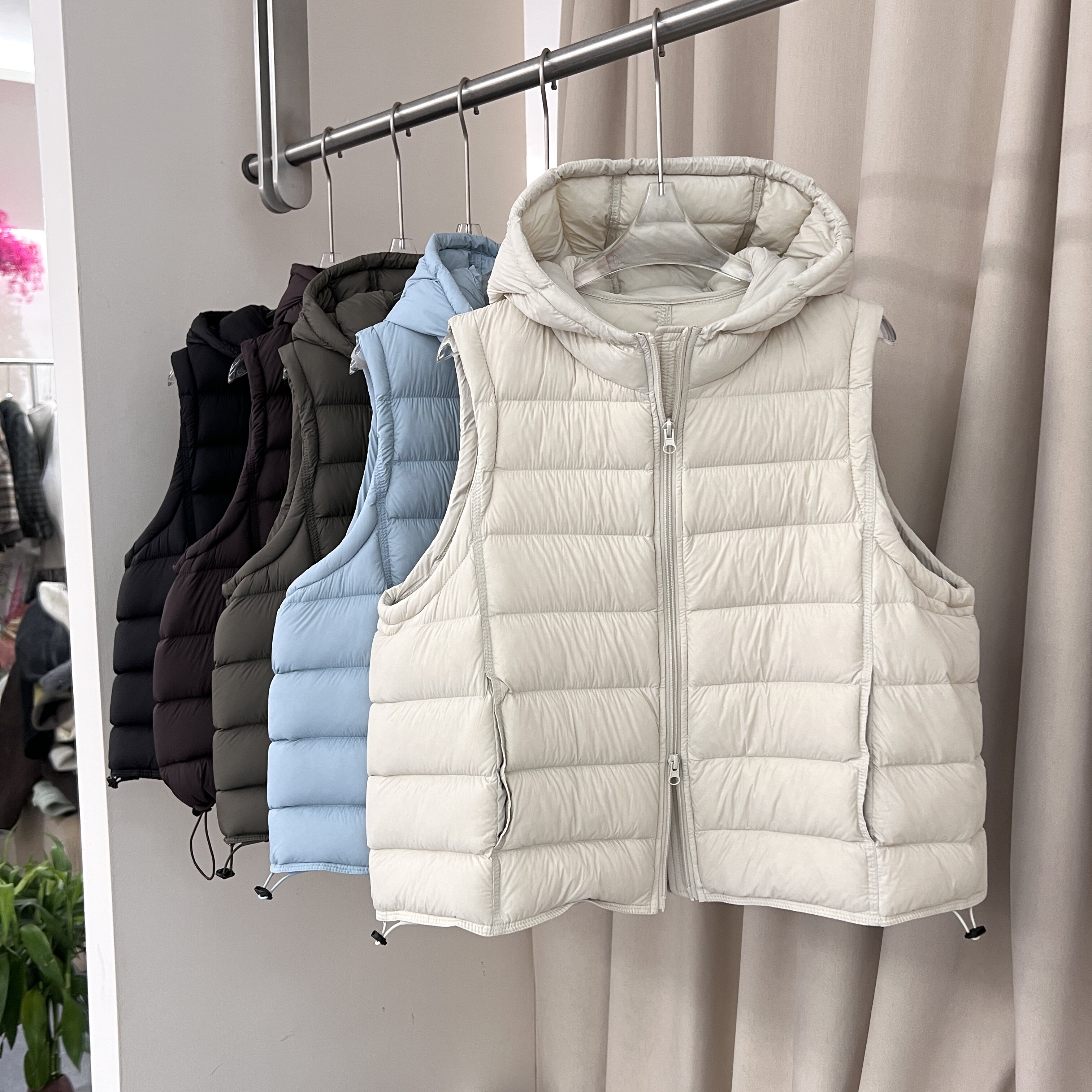 2026冬季新款韩版时尚百搭连帽羽绒马甲女宽松显瘦无袖坎肩外套秋