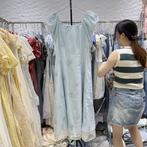 甜美小清新减龄刺绣钩花小飞袖连衣裙女2026夏季新小个子裙子7933