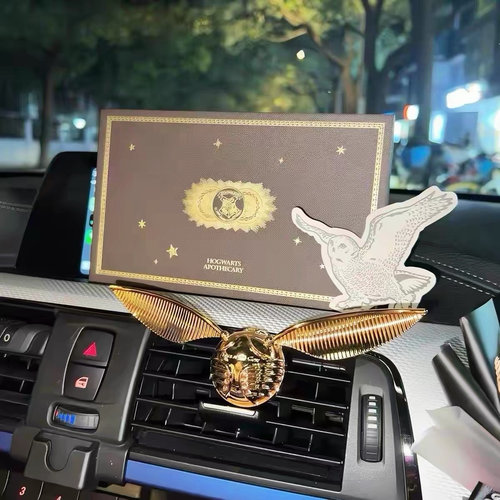 奢华金属车载香薰金色飞贼奔驰