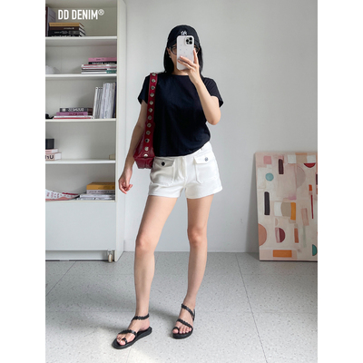 ElegantChill前贴袋白色弹力短裤