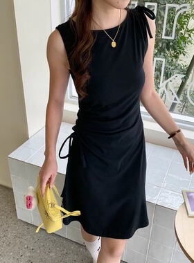 SUNS清冷黑天鹅 气质文艺小众甜美抽绳收腰显瘦背心连衣裙ZY3752