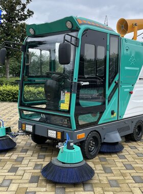 小型电动清扫机环卫道路市政公园扫吸一体节能电瓶保洁车