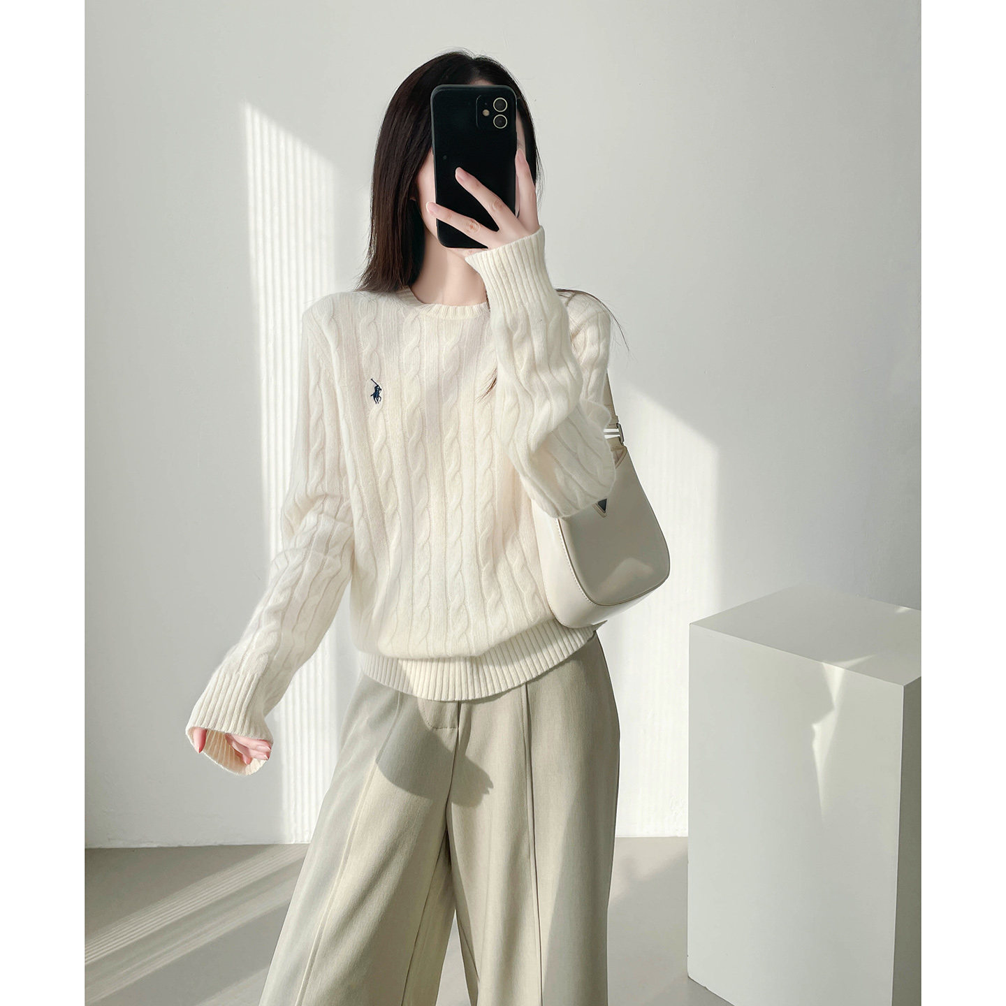 小马刺绣白色毛衣女款2025新款秋冬内搭可外穿麻花圆领羊毛打底衫