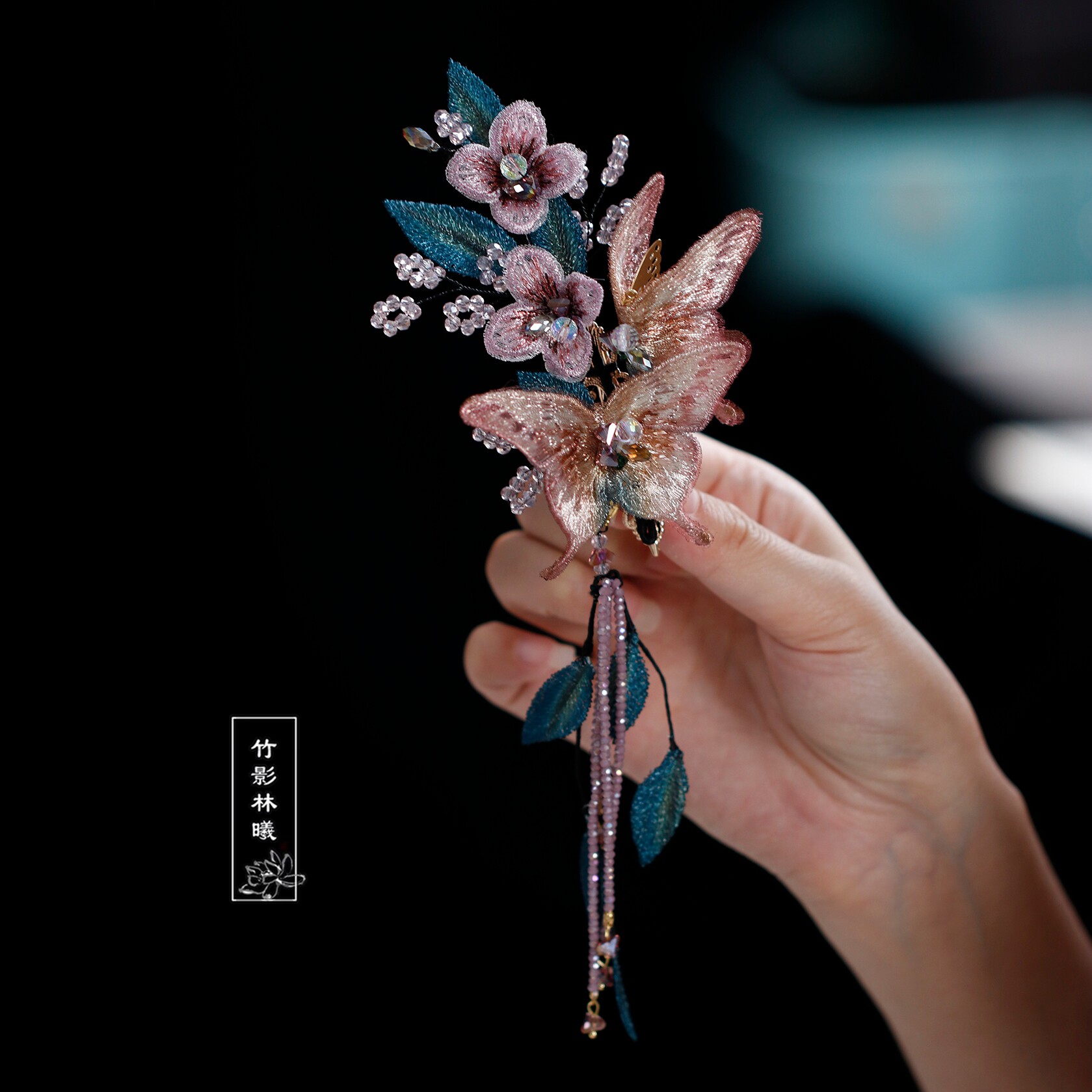 刺绣蝴蝶流苏发夹复古串珠图片