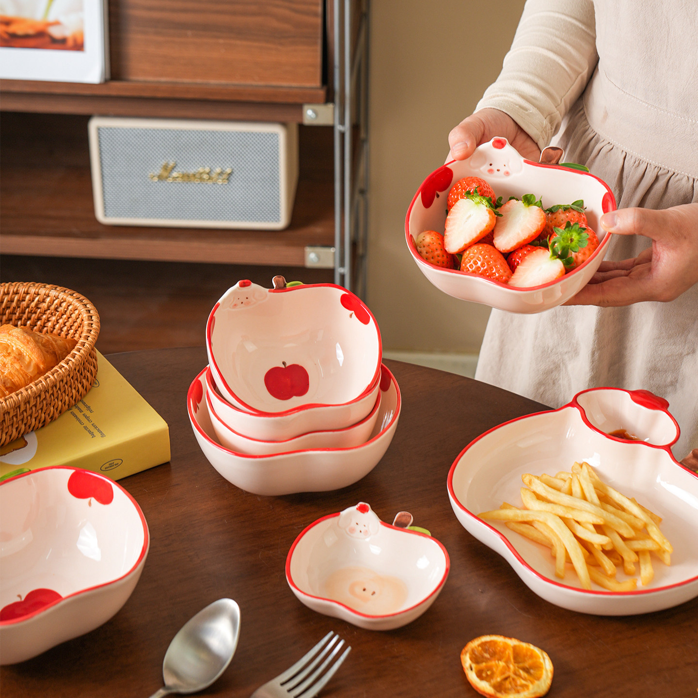 舍里苹果造型陶瓷米饭碗家用碗盘套装少女心手绘甜品酸奶碗分格盘,餐饮具,碗,淘宝优惠券,粉丝福利购,淘宝优惠卷