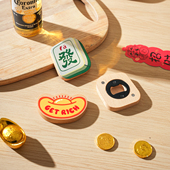 舍里发财木质开瓶器家用磁吸冰箱贴啤酒瓶起子装 饰贴创意立体磁贴