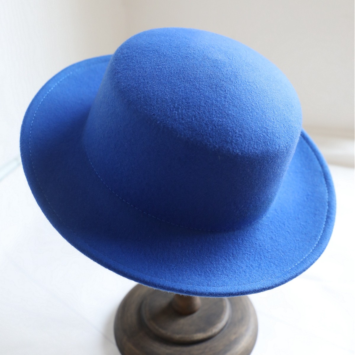 宝蓝色帽子女秋冬百搭时尚礼帽羊毛呢平沿帽英伦复古平顶帽男逛街