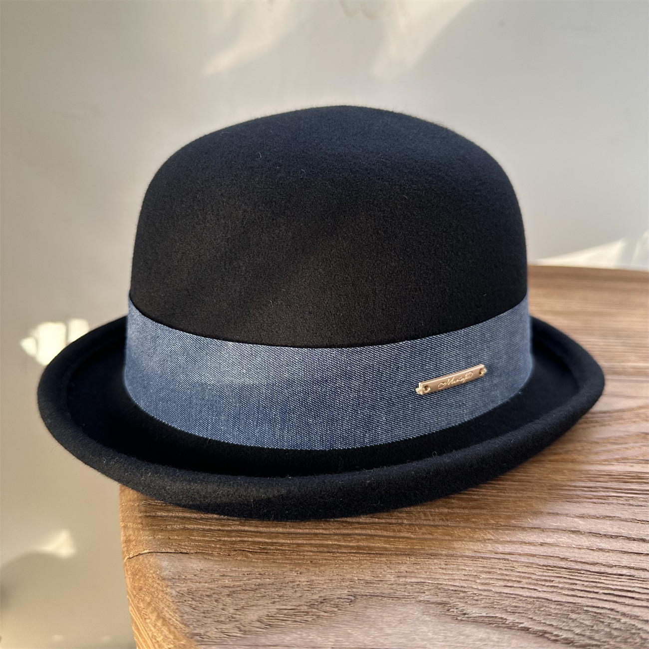 法式黑色羊毛卷边小圆帽渔夫帽子女秋冬减龄气质礼帽保暖时尚盆帽