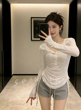 白色纯欲长袖连帽t恤打底衫女早春季辣妹修身抽绳系带休闲上衣