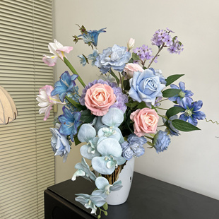 简约高级感仿生手捧花餐桌摆件玻璃花瓶假花装饰花艺轻奢成品花束