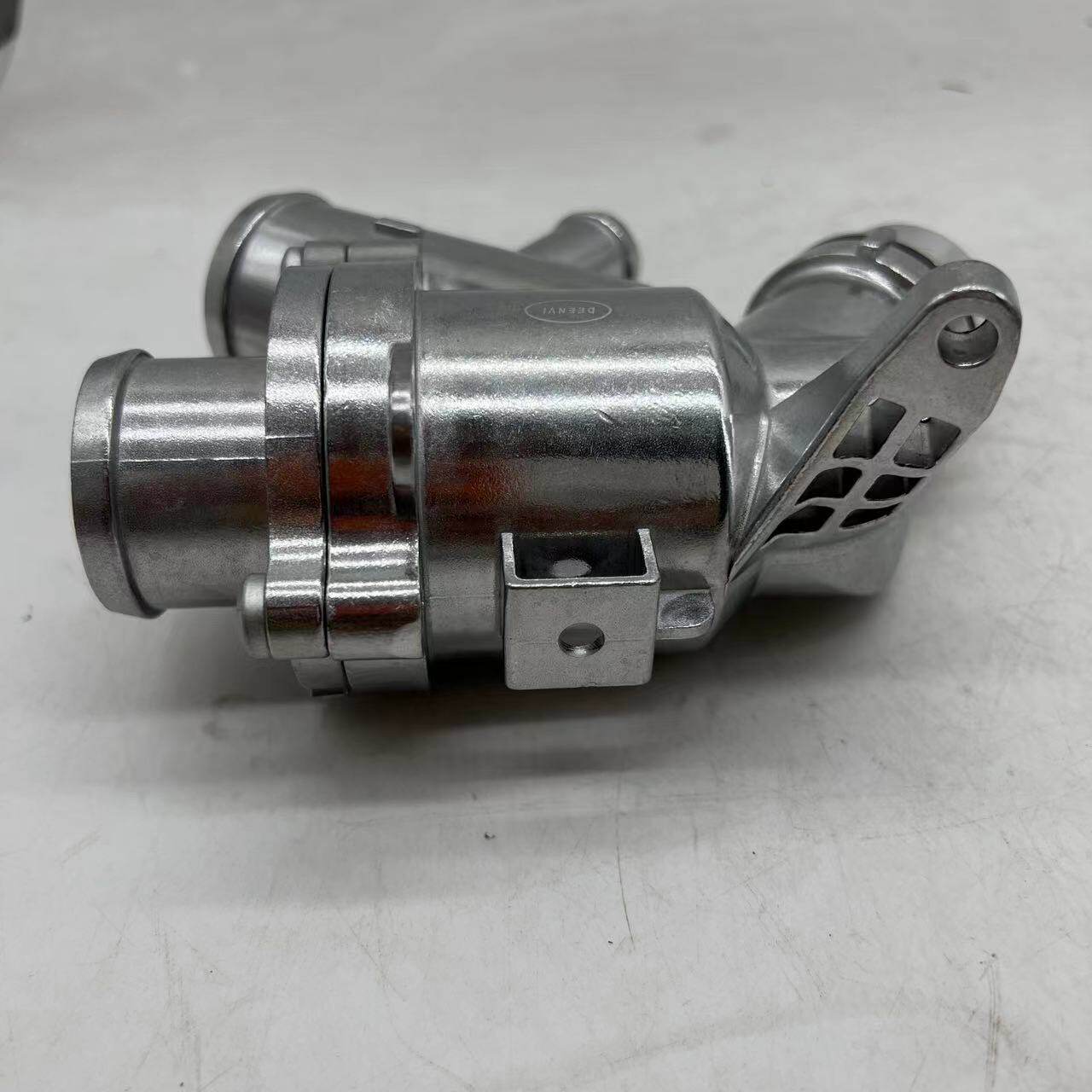 路虎发现4/揽胜运动版节温器