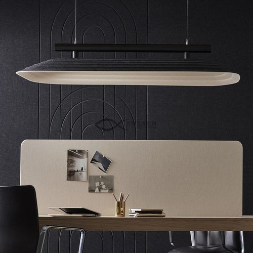 现代氛围餐厅吊灯长条形黑白配色办公室感简约灯条纹高级毛毡吊灯