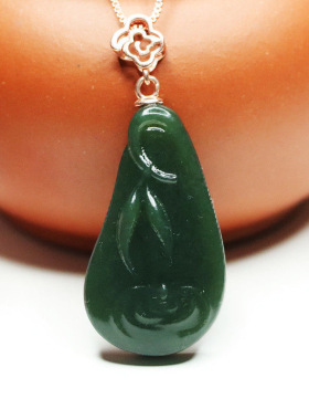 S925银镶和田玉竹叶滴水财运连连吊坠塔青好运招财轻奢小众女款