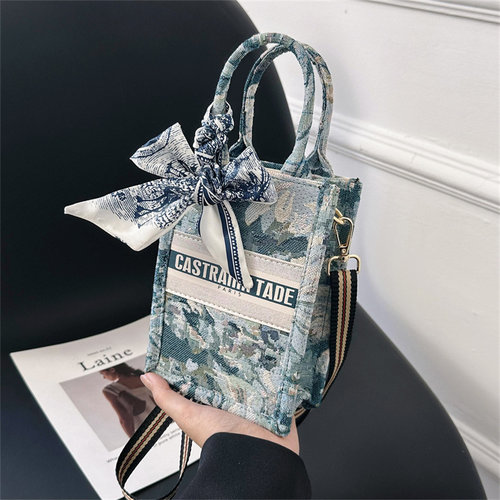 斜挎包刺绣小包油画风手机包