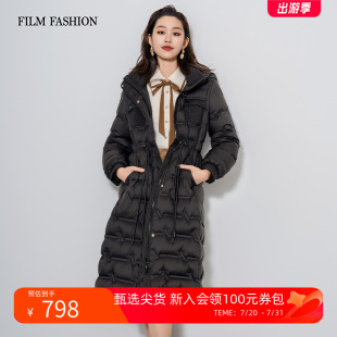一电影一时装 冬季 轻薄连帽长款 过膝收腰羽绒服外套女气质休闲时尚