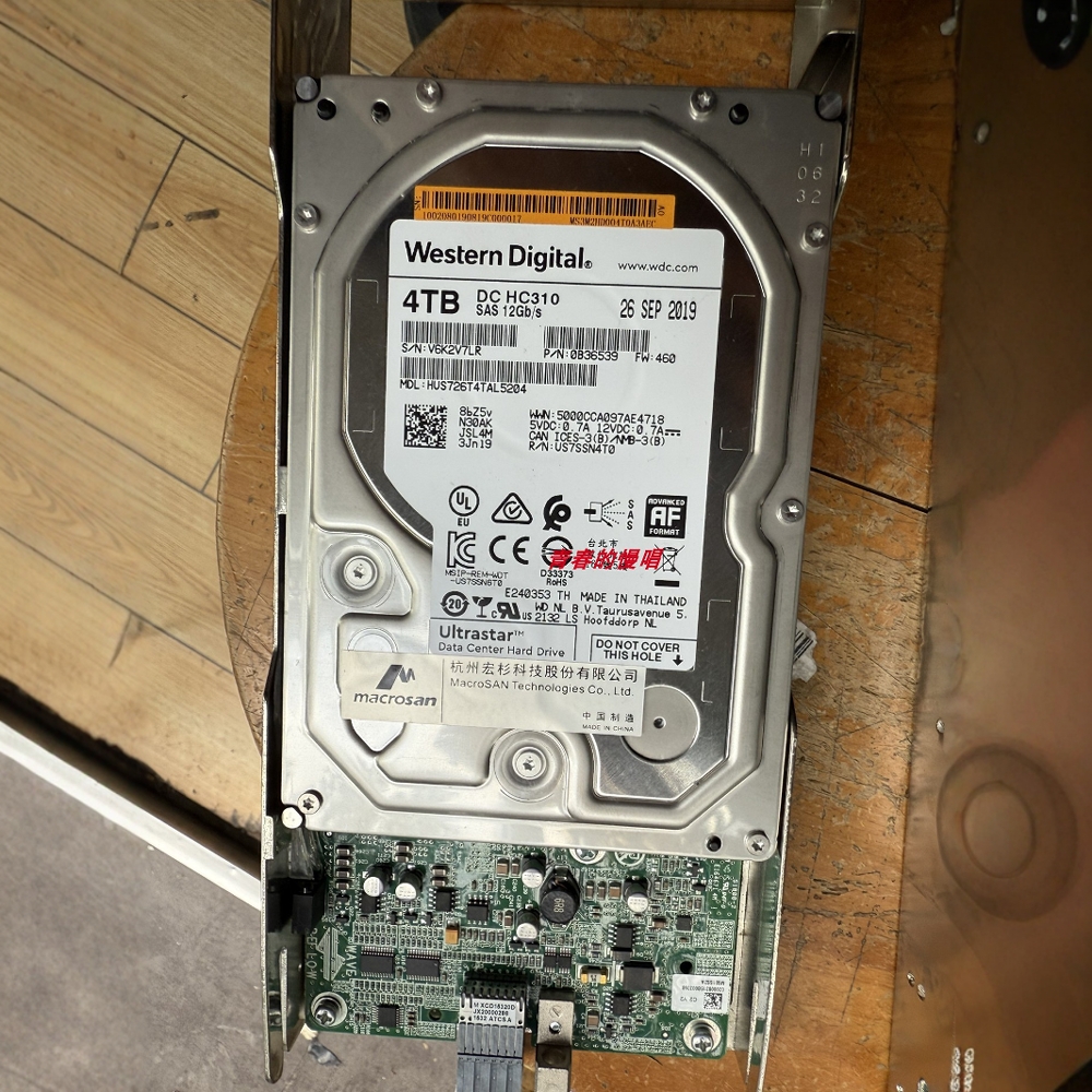 宏杉MS2000 MS3000 G2-12E/C 4T SAS 4TB HUS726T4TAL5204 硬盘