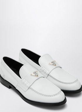 潮奢 Prada 普拉达 女士 白色绒毛皮质便鞋 1D813NA020055