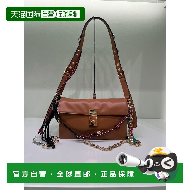 香港直邮PRADA 女士斜挎包 1BD3792C6AVOO6F02Z8 CO 棕色 带饰物