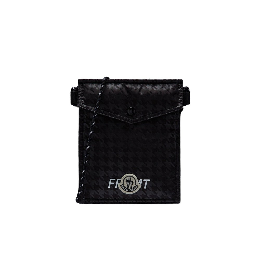 MONCLER 男士斜挎包 I209U6B00002M3294999