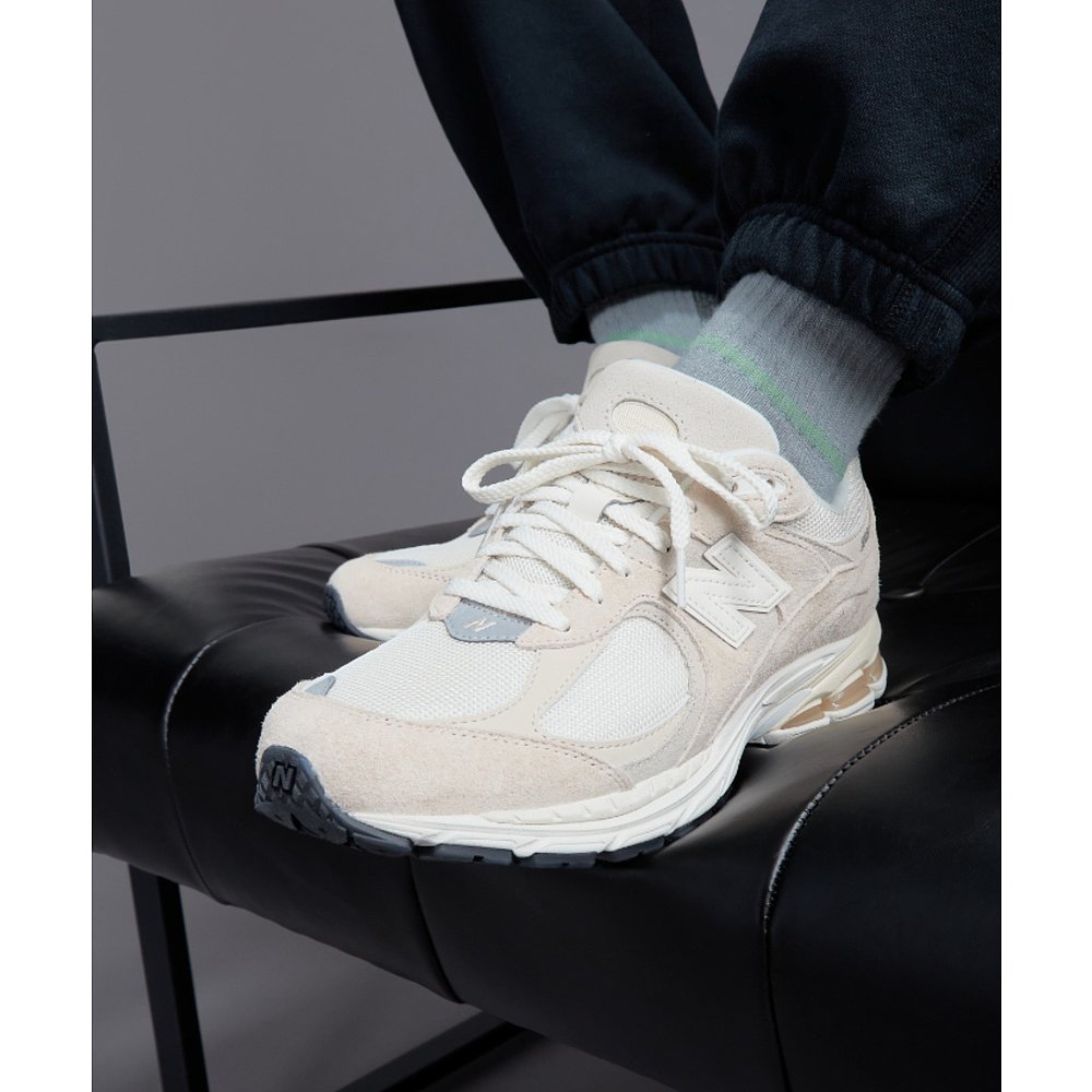 New Balance 2002R 男女同款运动鞋 M2002RCC