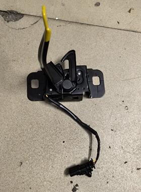 适用2018-23雪佛兰探界者EQUINOX机盖锁引擎锁84693736