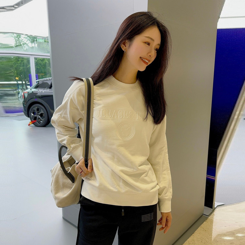 uti白色压花长袖卫衣女