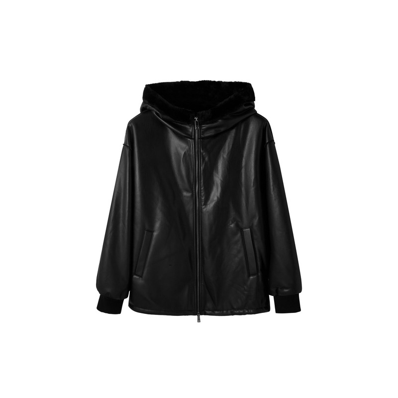 uti尤缇2026冬季新款 机车风黑色连帽加绒皮衣外套女UL430706190