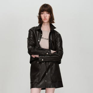 uti尤缇2026春季新款 翻领仿皮衣外套女显瘦短款衬衫UL132107109