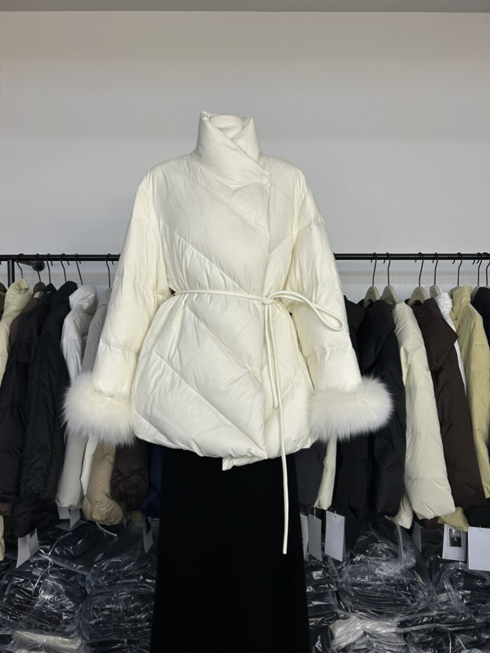 冬款韩系收腰毛边口袋百搭保暖羽绒服外套配腰绳可拆真狐狸袖口毛