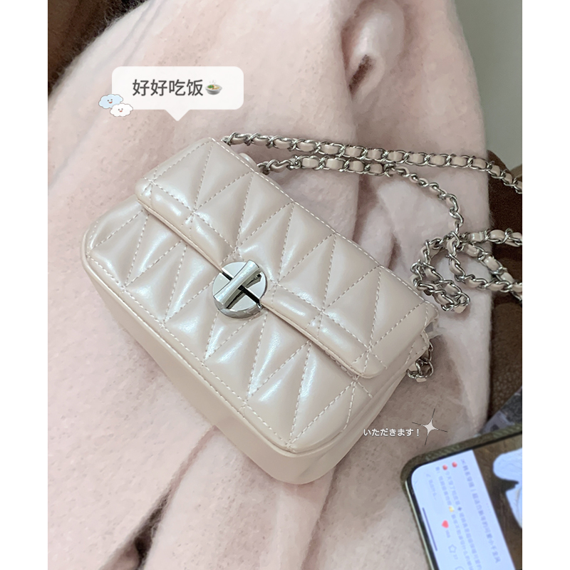 粉色卡乐儿菱格链条包