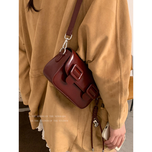 复古斜挎小方包包女2025新款 腋下包高级感单肩斜挎剑桥包 潮时尚