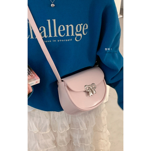 超火斜挎包包女205新款 韩国马鞍包简约百搭单肩包斜挎包 潮时尚