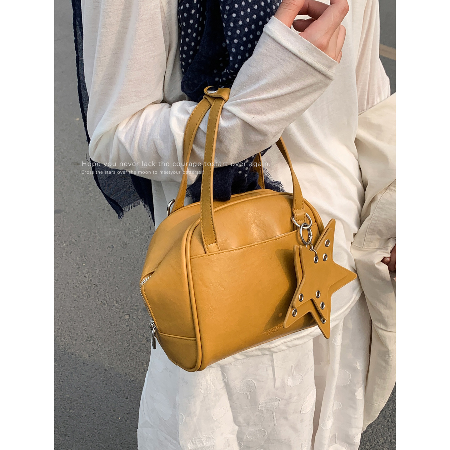 韩国星星手拎包包女2026新款潮时尚复古小方包高级感斜挎通勤包