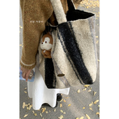 潮时尚 条纹毛绒包包女冬季 2024新款 学院风托特包休闲大容量毛呢包