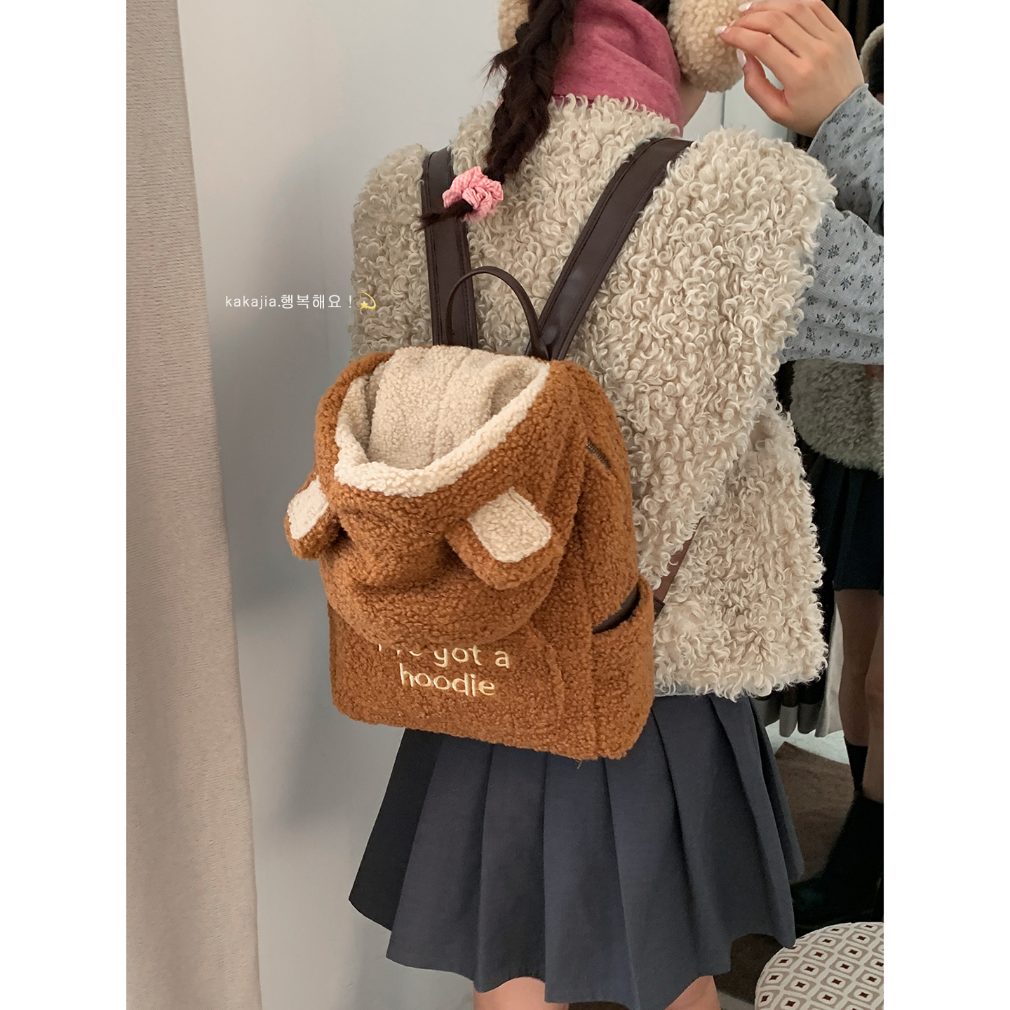 可爱小熊双肩包包女2025新款潮时尚卡通毛绒包大容量学生书包