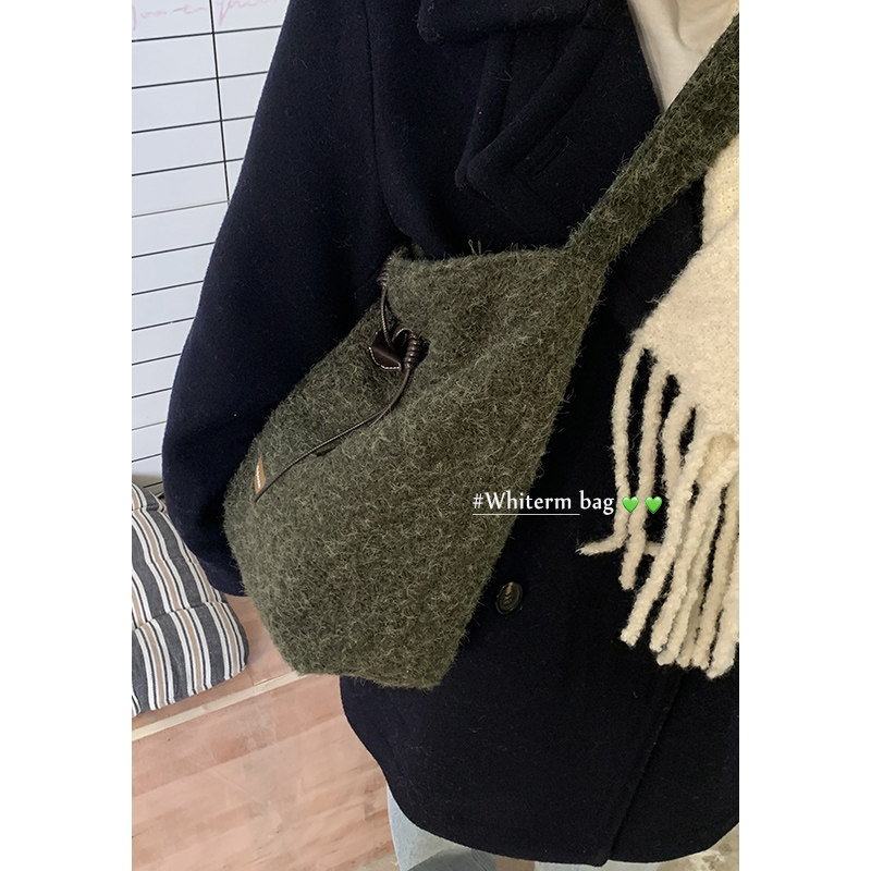 冬季毛呢大容量包包女2024新款潮时尚韩国托特包学院风单肩水桶包,箱包皮具/热销女包/男包,通用款女包,淘宝优惠券,粉丝福利购,淘宝优惠卷