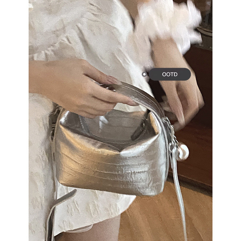 银色手拎包包女式2024新款潮韩国小众鳄鱼纹小方包百搭单肩斜挎包,箱包皮具/热销女包/男包,通用款女包,淘宝优惠券,粉丝福利购,淘宝优惠卷